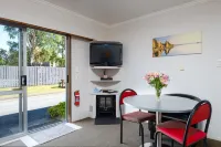 Esplanade Motels Hotels in Gore