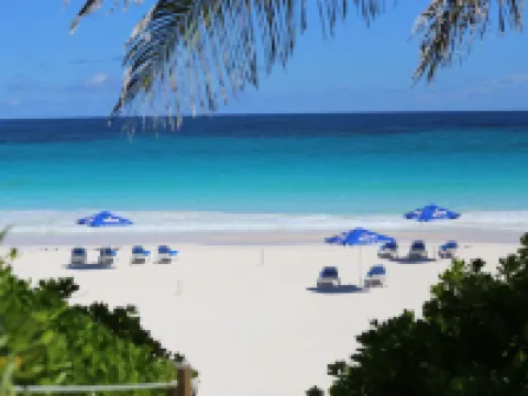 Tingum Village Hotel Hotels in Dunmore Town