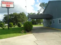 Super 6 Inn Hotels in 