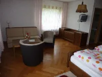 Gast- und Gästehaus Simon Hotels in Greifenstein