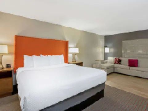 La Quinta Inn & Suites by Wyndham Seattle Federal Way Hotels in Federal Way