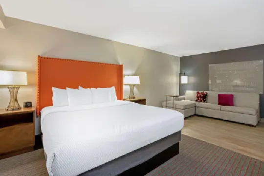 La Quinta Inn & Suites by Wyndham Seattle Federal Way