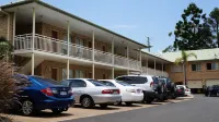 Coopers Colonial Motel - Parkplatz