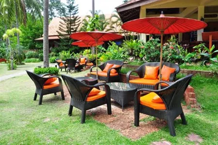 Coral Hotel Bangsaphan