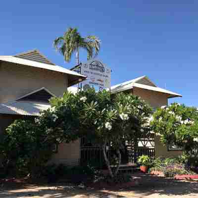 Kimberley Travellers Lodge - Broome YHA Hotel Exterior