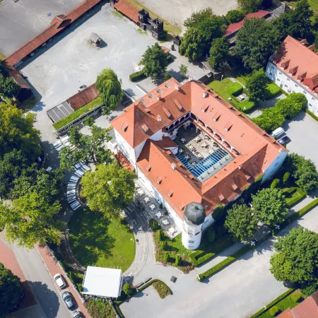 Schlosshotel Neufahrn