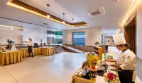 Golden Tulip Goa Candolim - breakfast