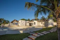 Bahia Mar Beach House Hotels near Vilankulo Local Tour