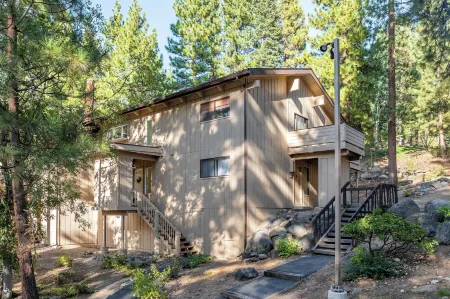 Tahoe Dreamin’ by AvantStay Central Location