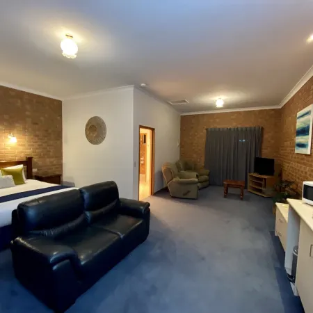 Coastal Waters Motor Inn Отели рядом с достопримечательностью «Кунварра Фэмили Холидей Парк»
