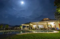 Empedrada Ranch & Lodge - Hotel Asociado Casa Andina - Pools