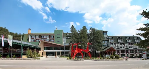 Mona Plaza Zlatibor - بار