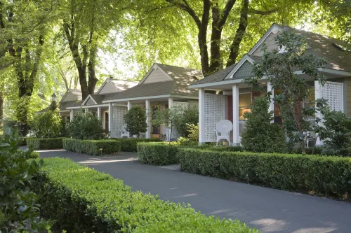 Cottage Grove Inn Hotels in Calistoga