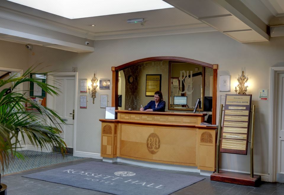 로제트 홀 호텔의 정원 또는 객실 내부