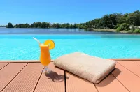Hampton by Hilton Montevideo Carrasco - Pools