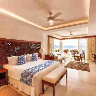 Grand Miramar All Luxury Suites & Residences Rooms