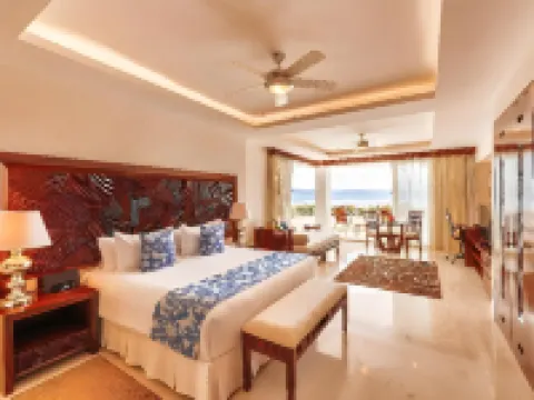 グランド ミラマー オール ラグジュアリー スイーツ & レジデンシーズ プエルト・バヤルタのホテル