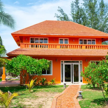 Full Moon Village Resort