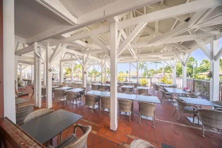 Village Pierre & Vacances Sainte Luce Отели в г. Сент-Люс