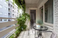 Urban Hostel & Apartments