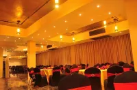 Randula Grand Venus Hotel di Kadawatha