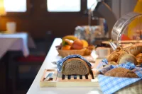 Schlosshotel - Self Check-in Hotel - breakfast