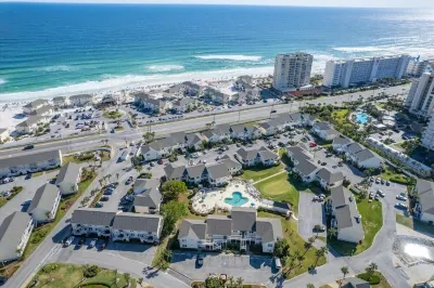 Private Resort Villa•Beach Service Included•Golf Cart• Boat and Trailer Friendly