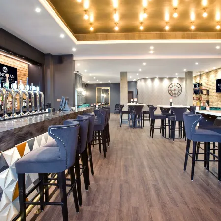 Sandman Signature London Gatwick Hotel