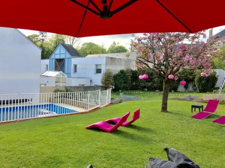 Hôtel le Cerizay Отели в г. Монкутан-Сюр-Севр