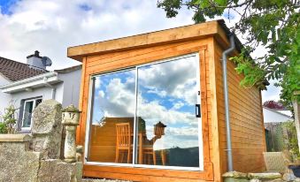 Elagh View Bed & Breakfast