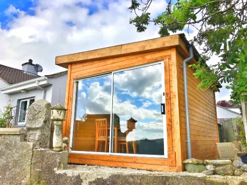 Elagh View Bed & Breakfast