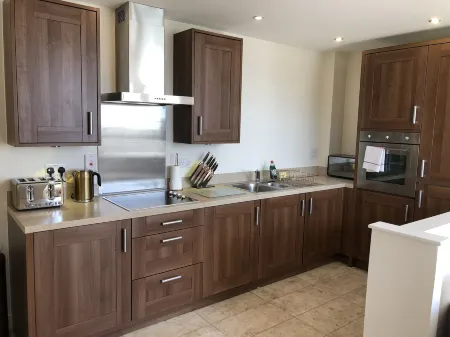 Blue Sky at Wallis Square Отели в г. Фарнборо