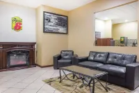 슈퍼 8 바이 윈덤 매이컨 웨스트