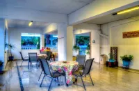 Niki Apartments