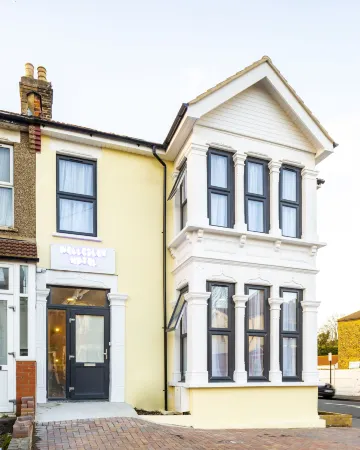 Wellesley Hotel Отели в г. Редбридж