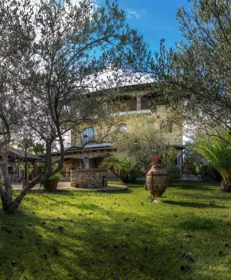 La Perla Nera B&B Các khách sạn ở Regalbuto