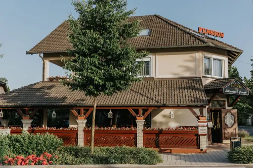 Korona Pension and Restaurant Hotels in Zalacsany