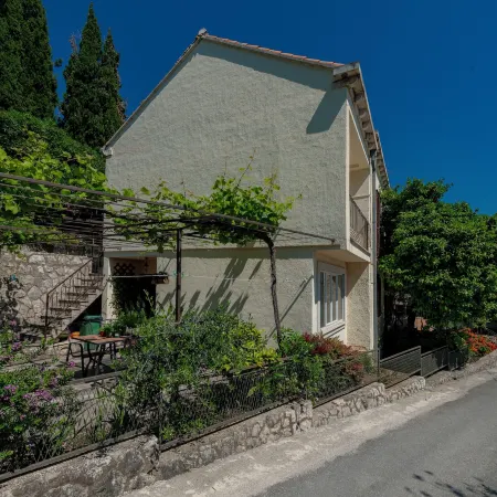Guest House Međine