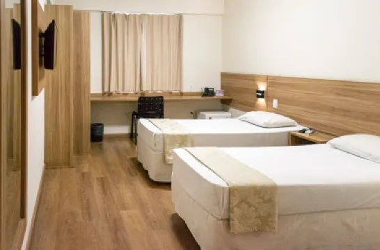 Hotel Malibu Inn Hotel berhampiran Bosque dos Alemães