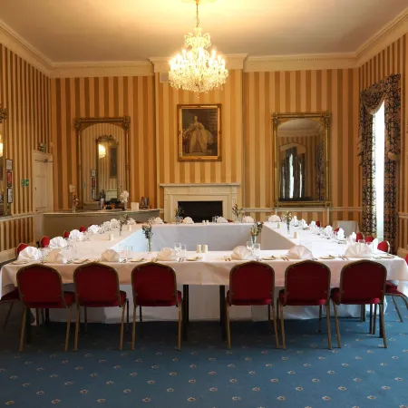 Norfolk Arms Hotel