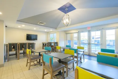 Hawthorn Extended Stay by Wyndham Panama City Beach