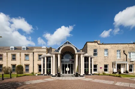 Mercure York Fairfield Manor Hotel Отели рядом с достопримечательностью «The Web Adventure Park»
