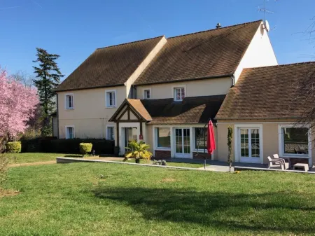 Hôtel Hapy Отели рядом со станцией Houdan