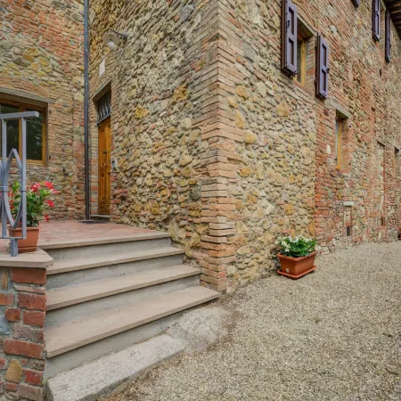 Varna Charm Tuscan Getaway