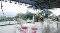 Duy Phuoc Coffee and Homestay Hotels in Đại Lào