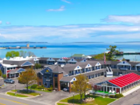 Days Inn by Wyndham Mackinaw City - Lakeview Hotels in Mackinaw Township