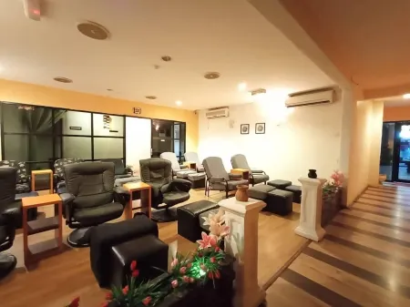 Maya Hotel Отели в г. Lahad Datu