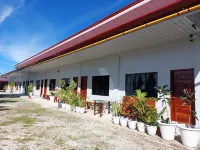 LAWAK BAKASYUNAN Hotels near South White Beach