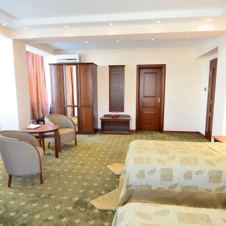 Platinum Hotel