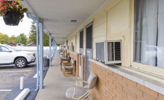 Parkside Motel by OYO Meadville Conneaut Lake